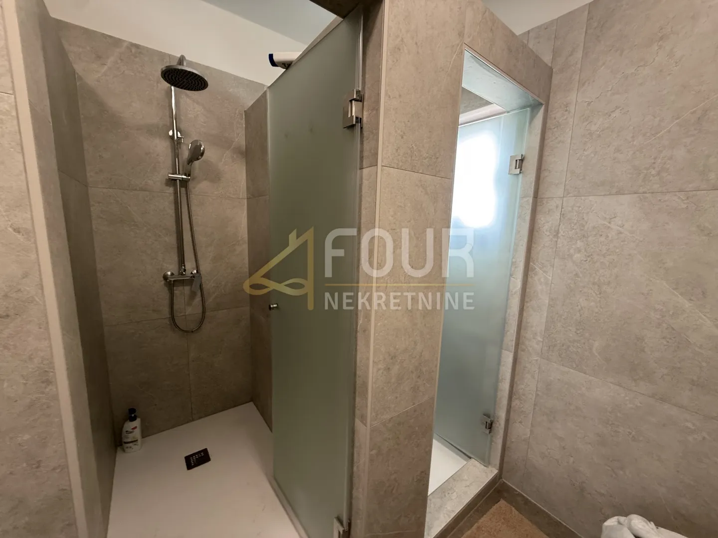 istra, sveti lovreč - okolica, kuća 346m2, balkon, terasa - slika 24