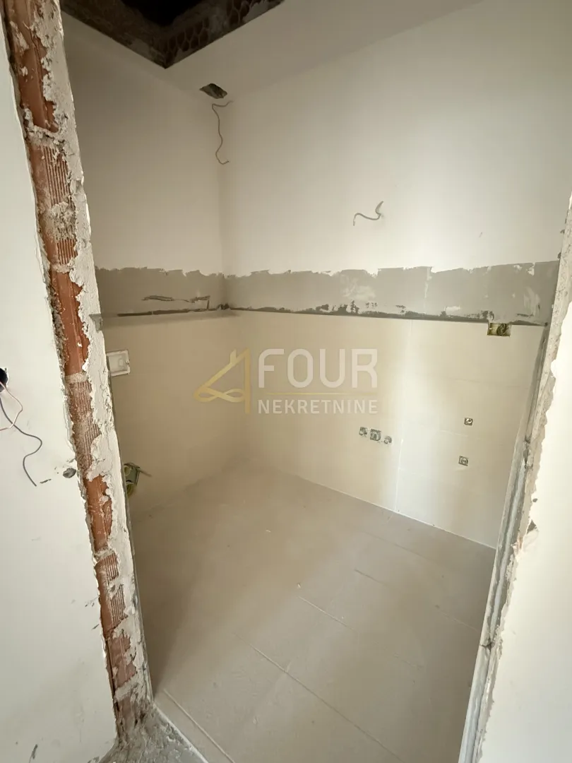 poljane, samostojeća kuća s bazen, 300m2 - slika 13