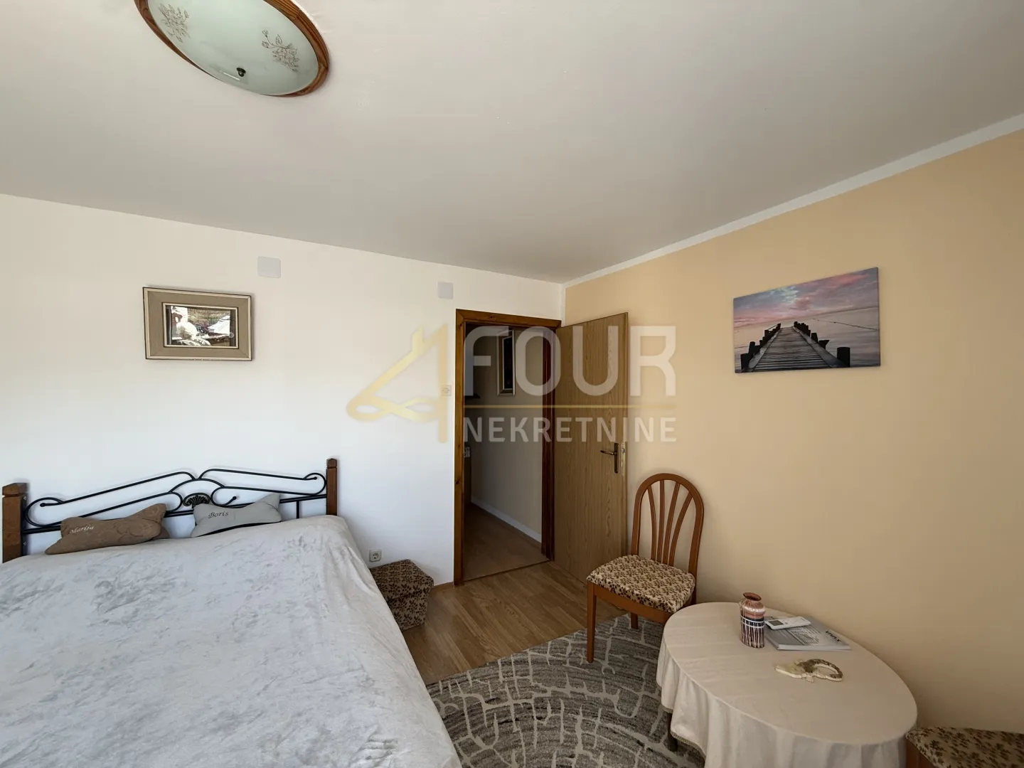 istra, pula, kuća s garažom, dodatnim apartmanom i dvorištem - slika 8