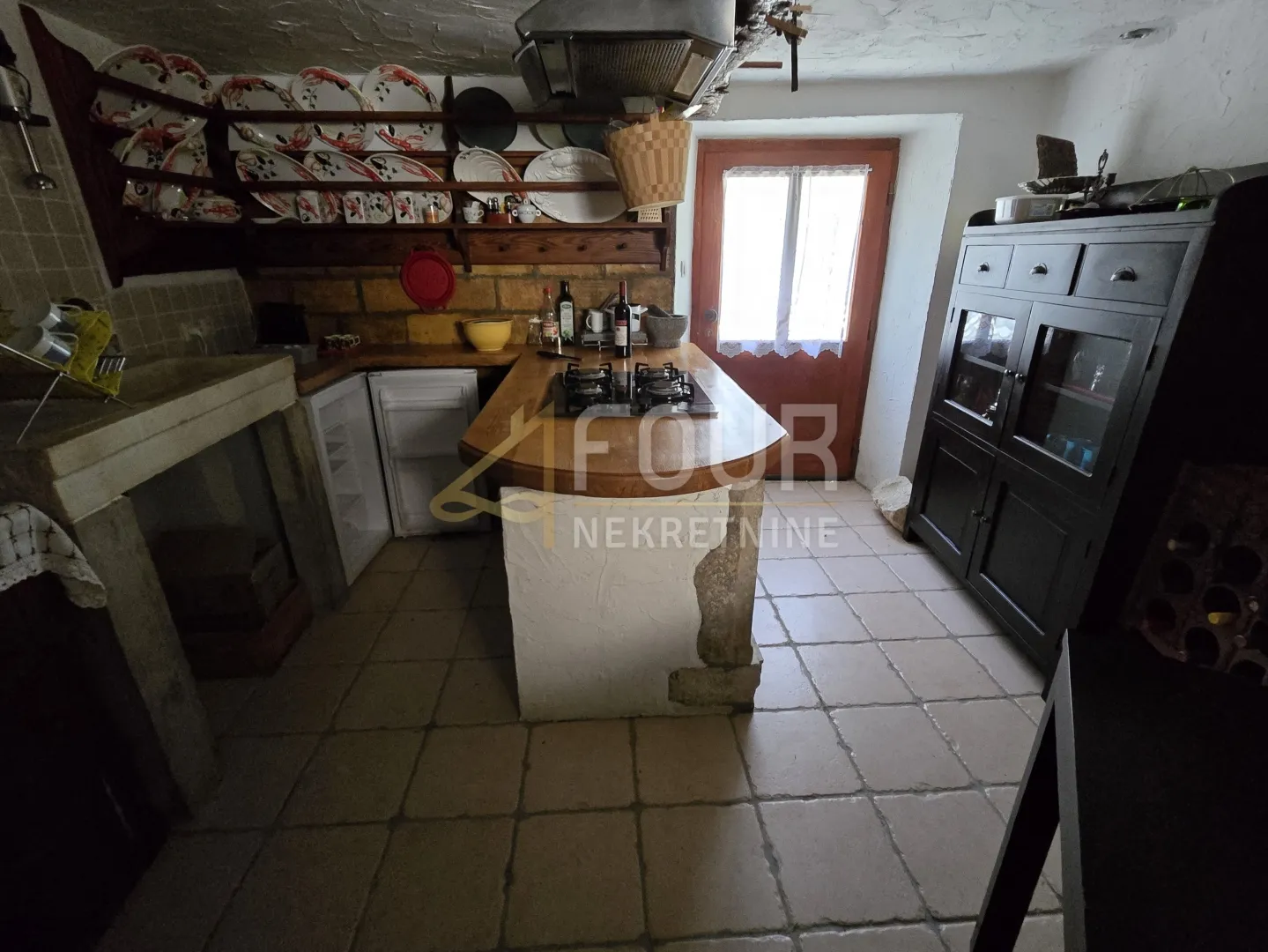 otok krk, dobrinj, šarmantna kuća - slika 10