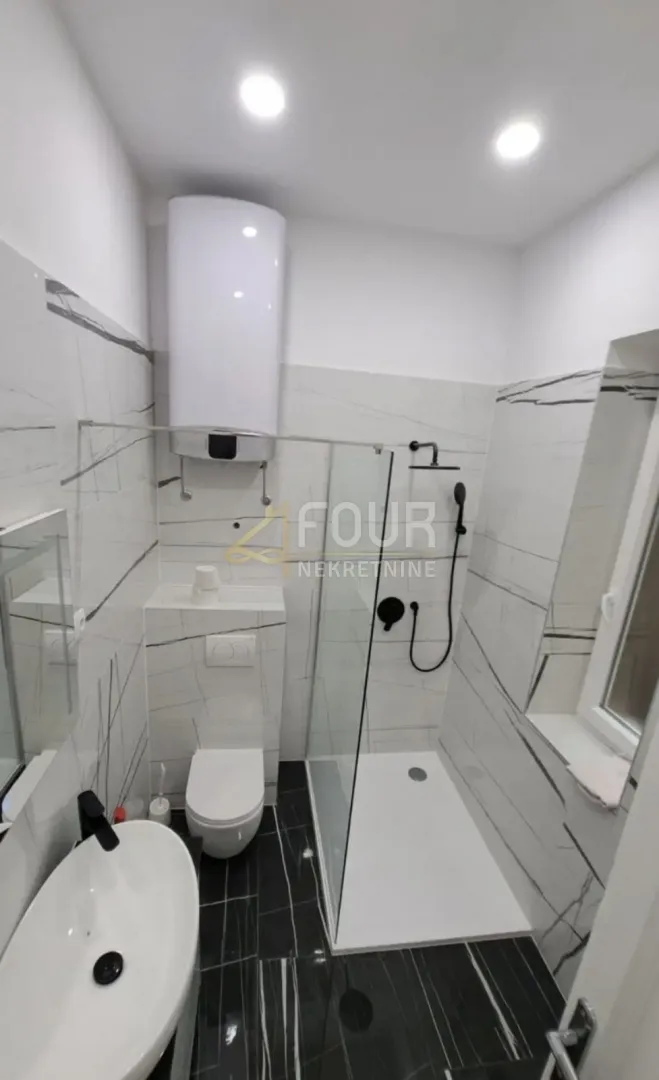 rijeka, potok, 125.21m2, u naravi 2 stana, balkon - slika 7