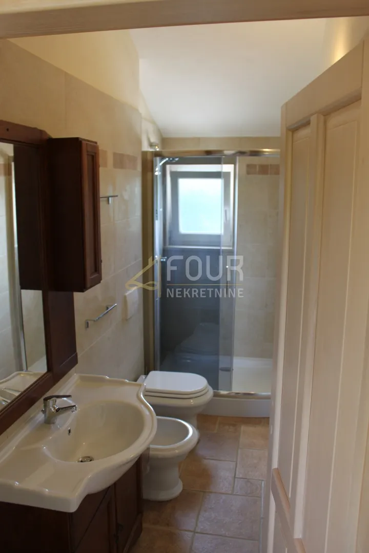 otok krk, dobrinj - okolica, kvalitetna vila s bazenom - slika 23