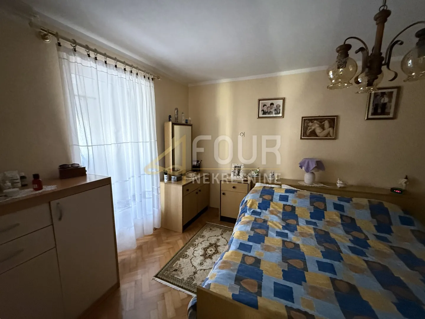 istra, pula, kuća s garažom, dodatnim apartmanom i dvorištem - slika 10