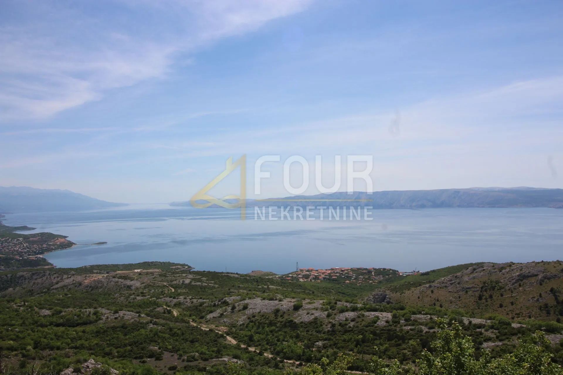 Novi Vinodolski, kuća - prizemnica s garažom