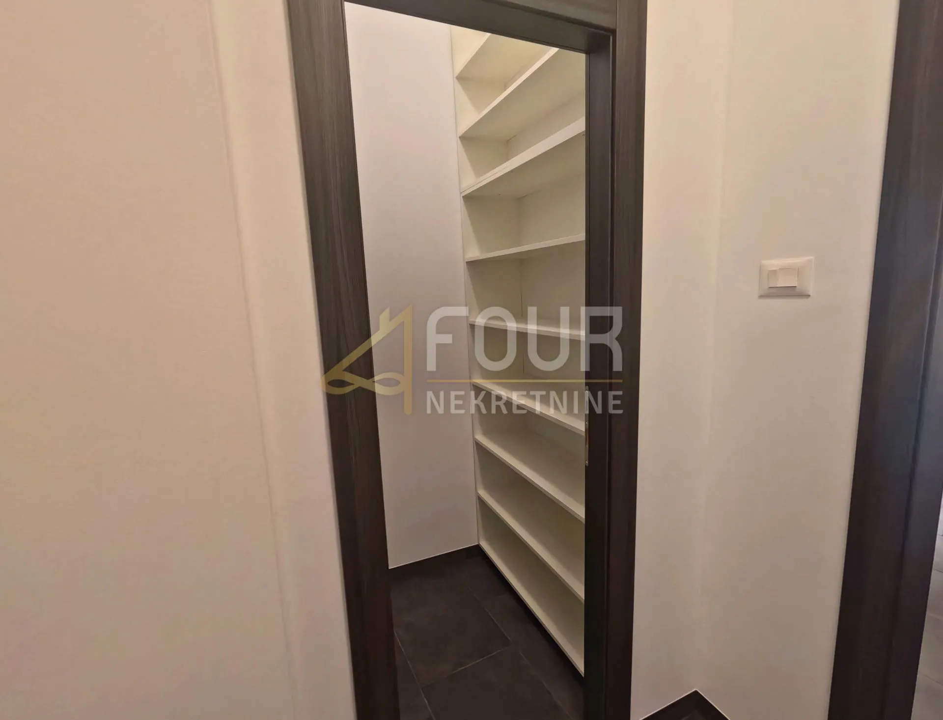 rijeka, širi centar, 98.48m2, 4s+db, balkon, adaptiran gospodski stan! - slika 20