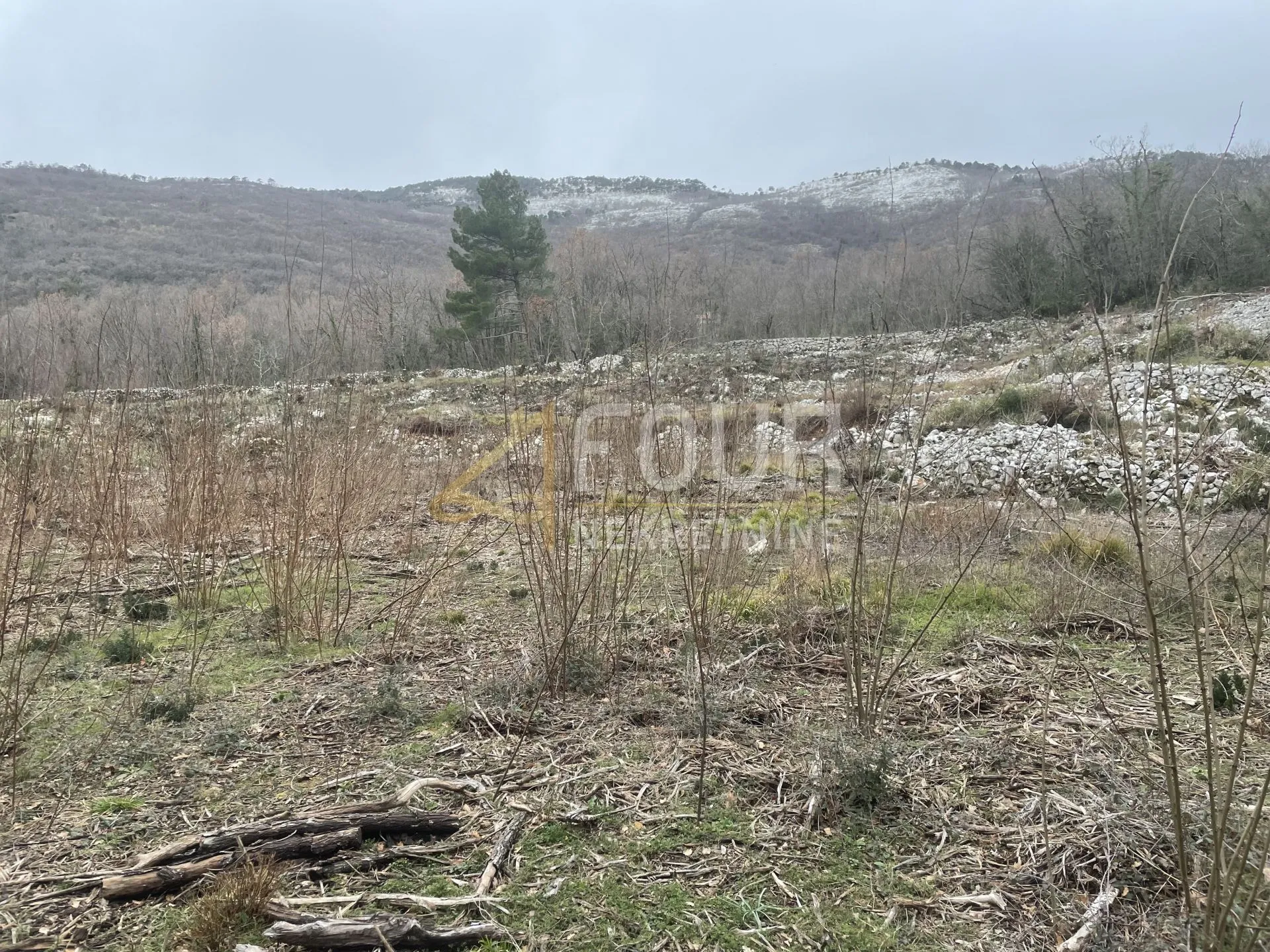 brseč, građevinsko zemljište od 874m2 - slika 9