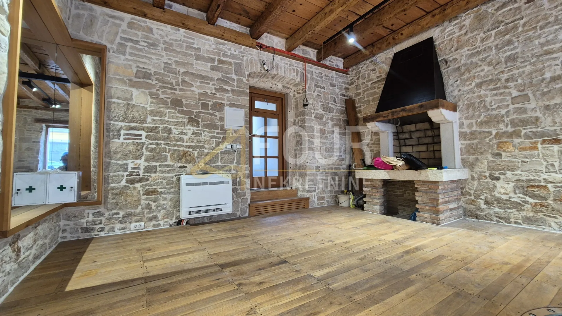 zakup, pula, centar, poslovni prostor, 36.30m2 - slika 2
