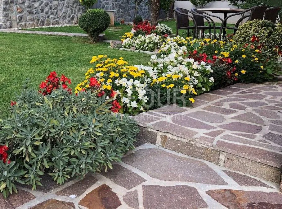 opatija - okolica, moderna vila s 8 stanova i bazenom - slika 5