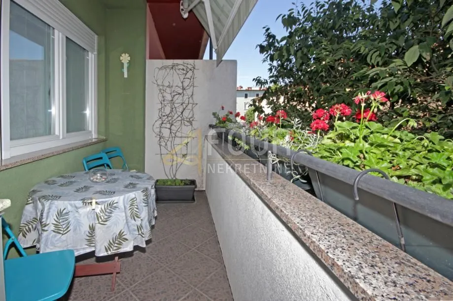 istra, pula, 61.85m2, uređen stan s dvije lođe - slika 16