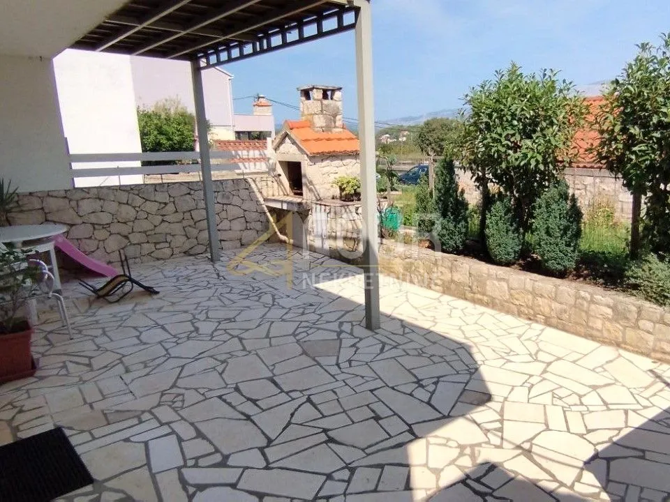 korčula, lumbarda, kuća s dva stana 180m od mora! - slika 17