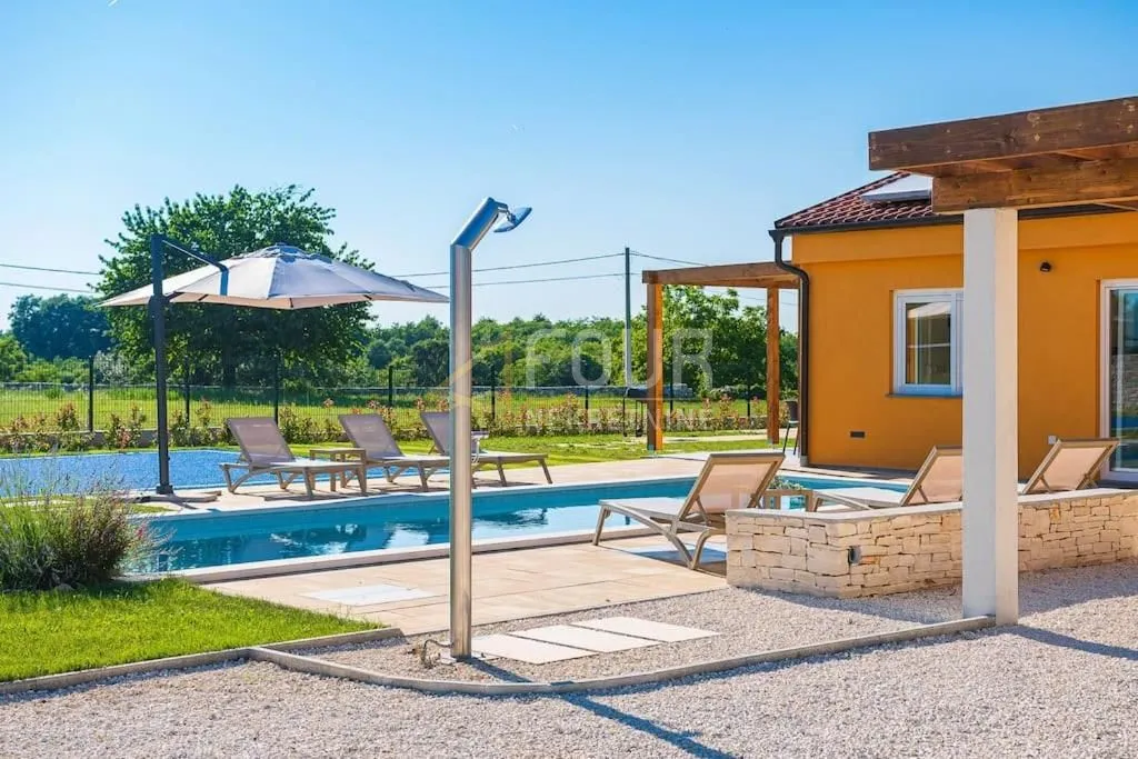 istra, svetvinčenat, vila s bazenom - slika 2