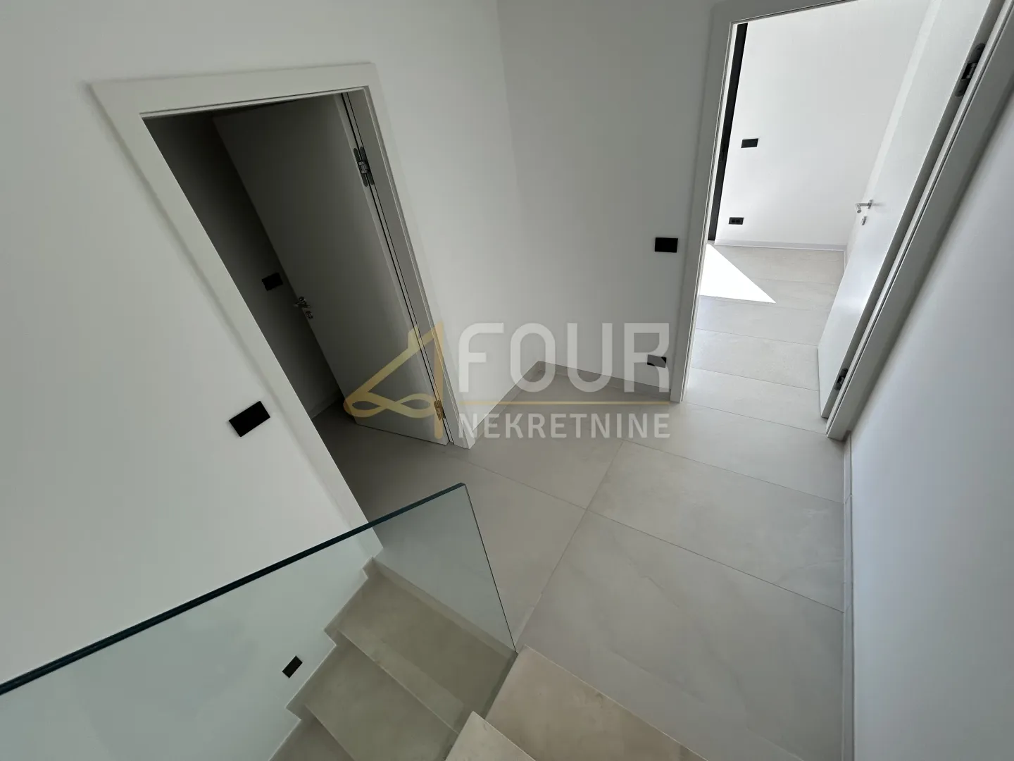 istra, poreč, 3s+db s bazenom - novogradnja - slika 12
