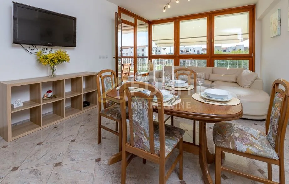istra, rovinj, 69.60m2, 2s+db, lođa, garažno parkirno mjesto - slika 2
