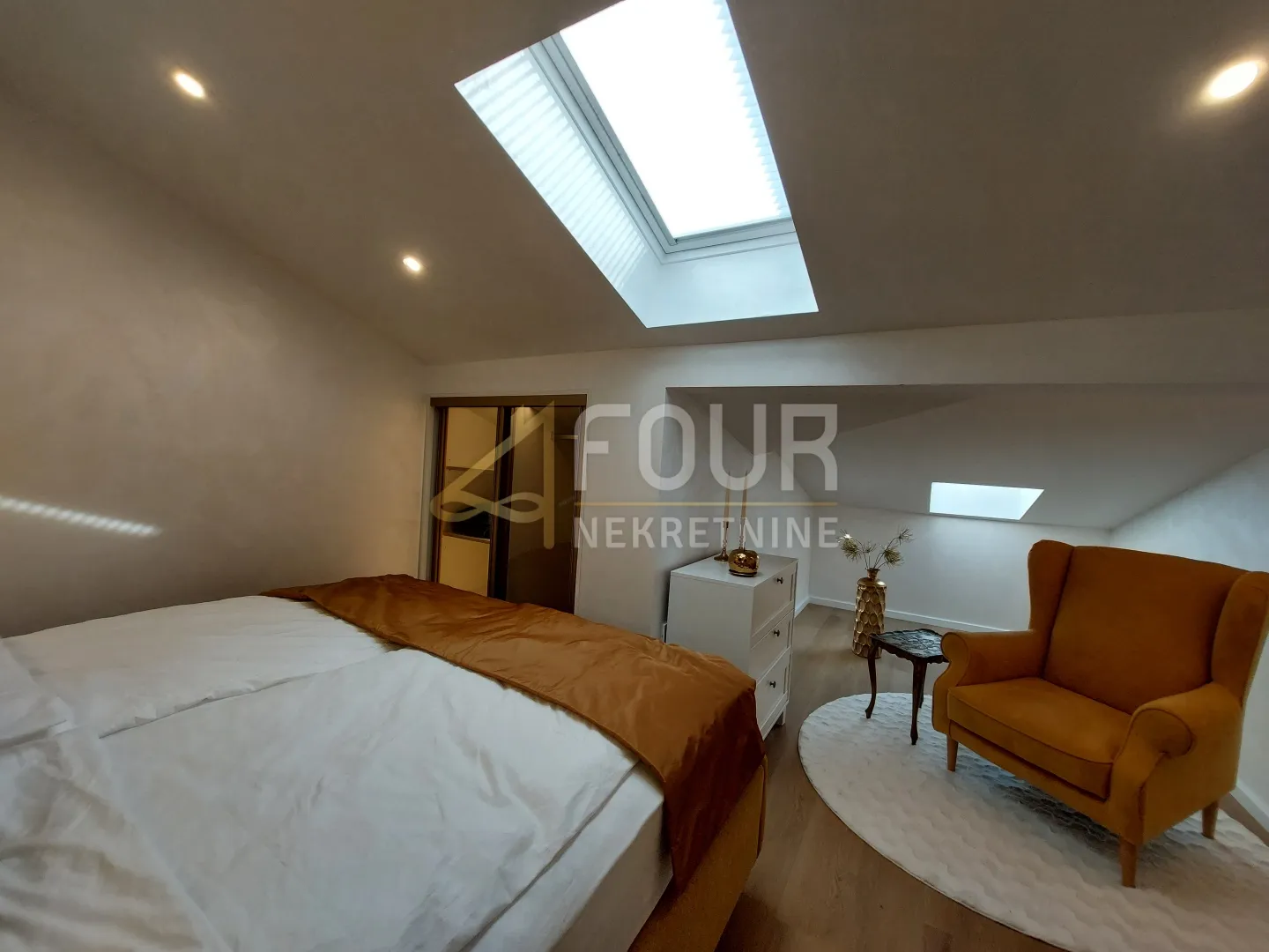 opatija - centar, prekrasan dvoetažni stan u vili - slika 19
