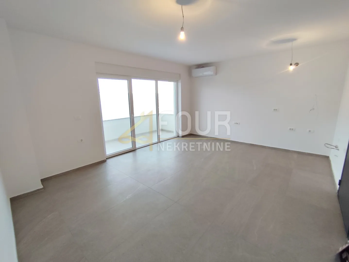 Istra, Medulin, novogradnja, 2s+db, balkon