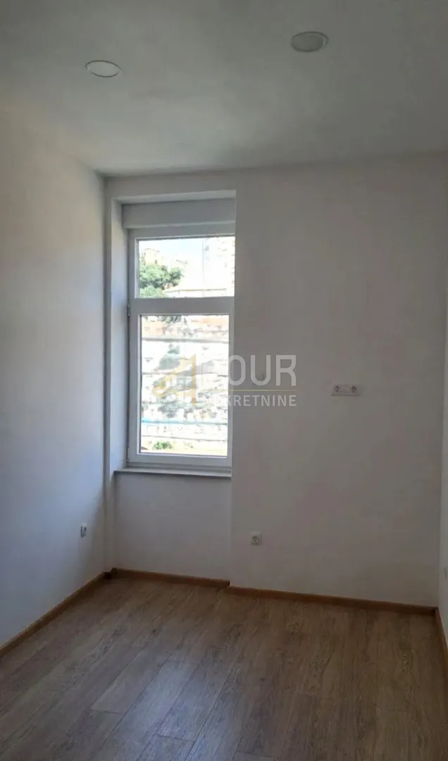 rijeka, potok, 125.21m2, u naravi 2 stana, balkon - slika 5