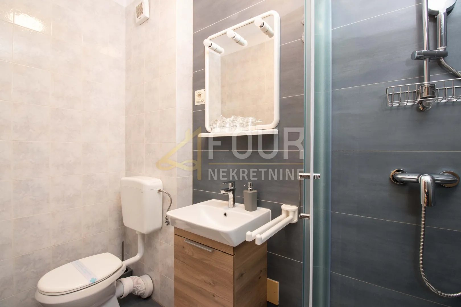 istra, hotel 50m od mora, izvrsna investicija! - slika 25