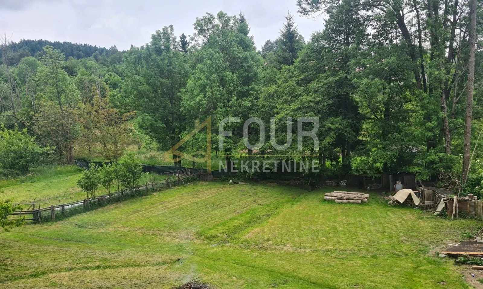 Gorski kotar, Fužine, 320m2, kuća s 2 garaže i velikom okućnicom