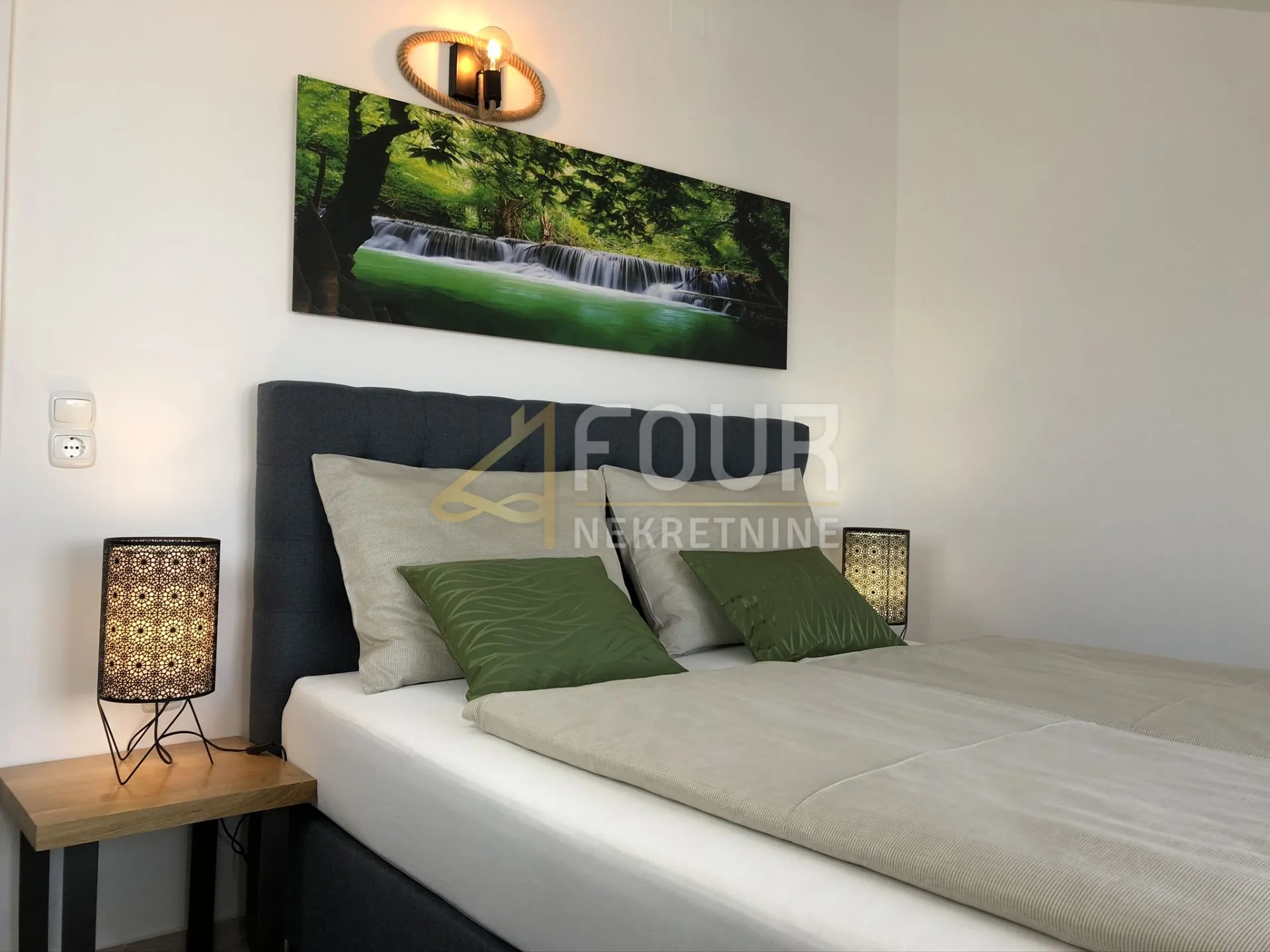 opatija - okolica, moderna vila s 8 stanova i bazenom - slika 23