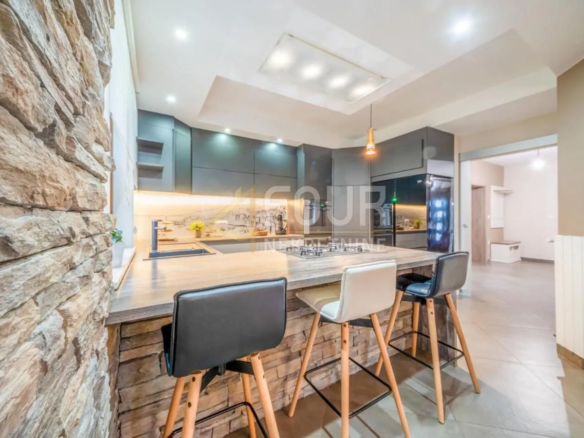 kastav, izvrsna novogradnja s bazenom, 282m2, garaža - slika 11