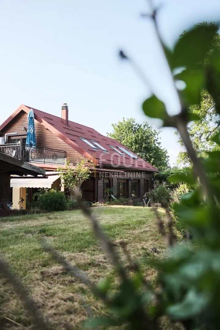 gorski kotar, brod moravice, prostrano imanje - kuća s dva stana - slika 4