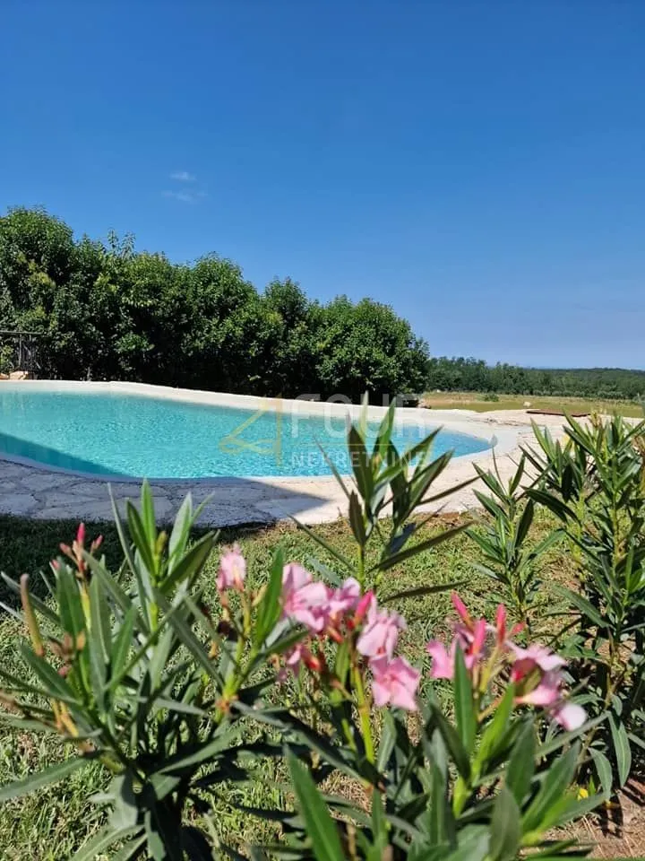 istra, kaštelir, prekrasna kamena vila s bazenom - slika 19