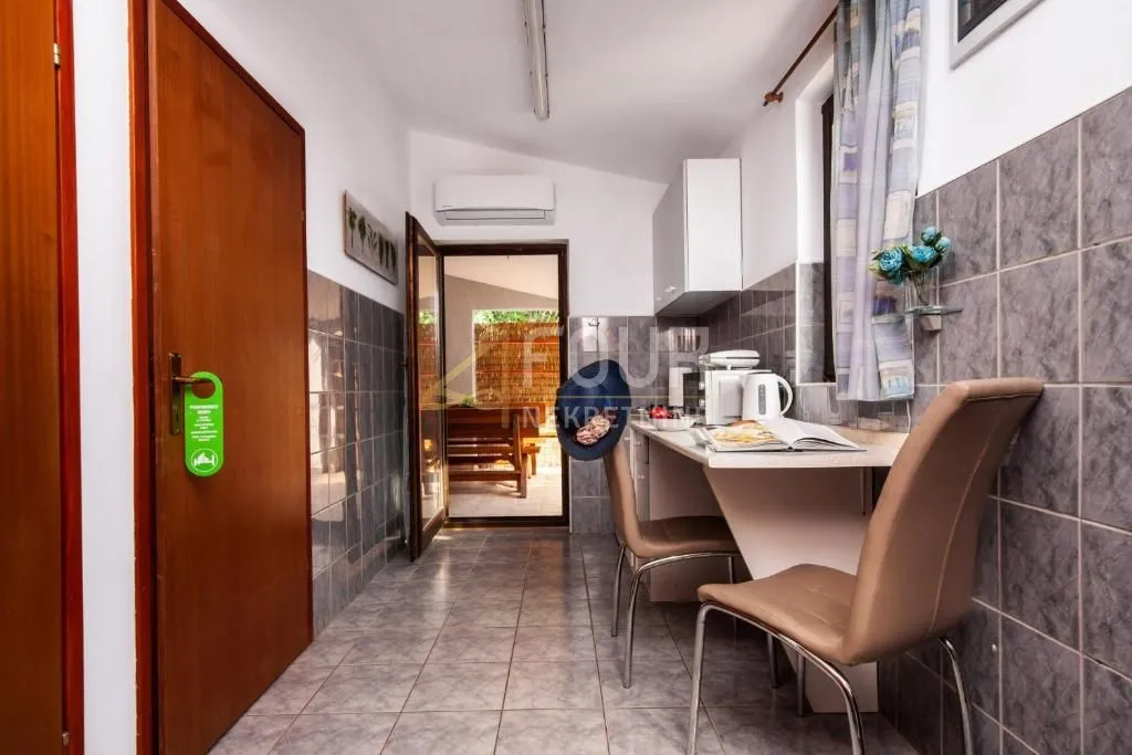 istra, fažana, kuća + 2 poslovna prostora + apartman - slika 25