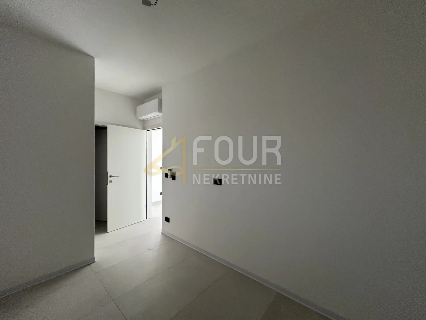 istra, poreč, 3s+db s bazenom - novogradnja - slika 20