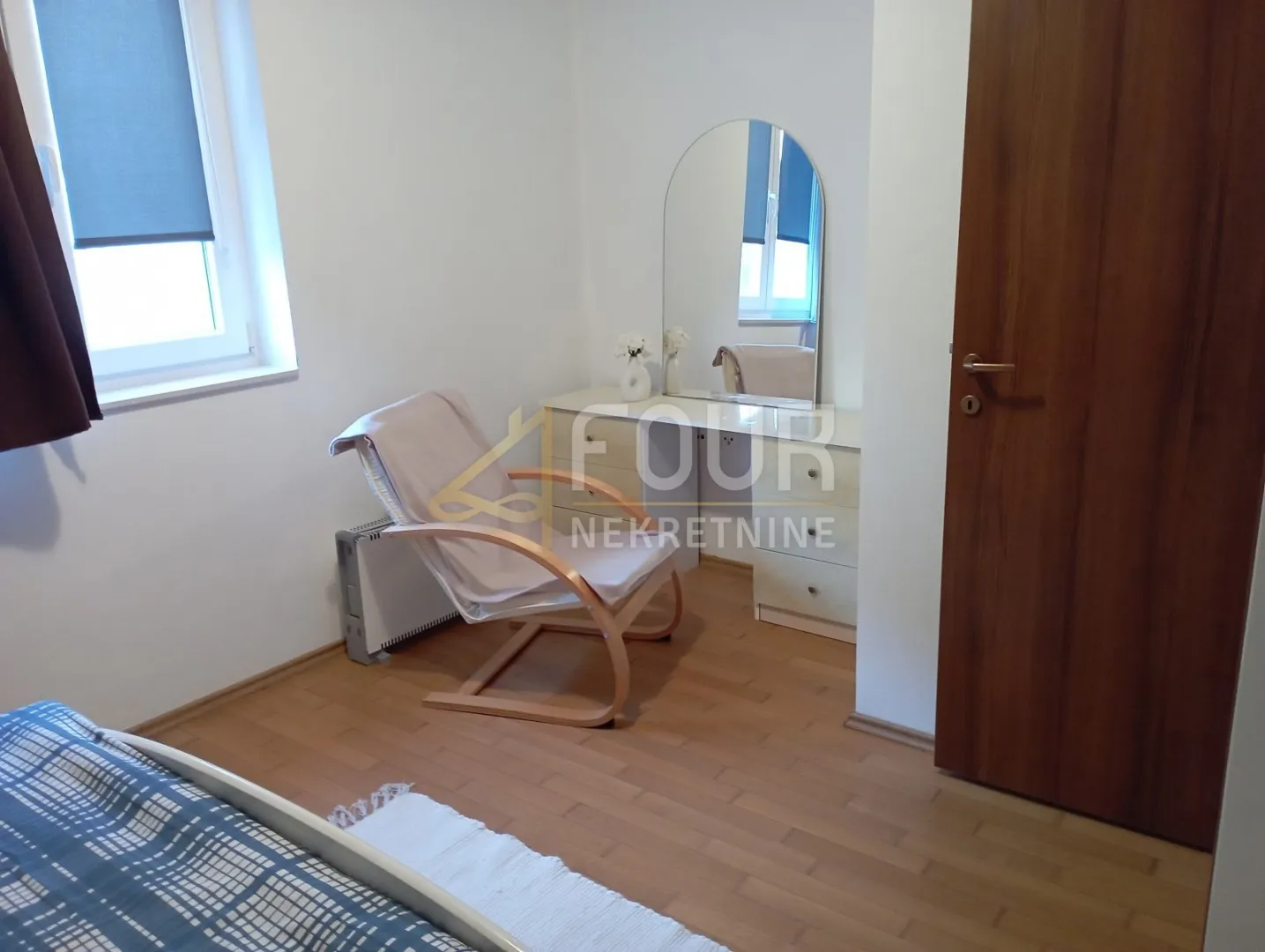 otok krk, grad krk, 42.68m2, 1s+db, terasa i vrt 45.50m2 - slika 9