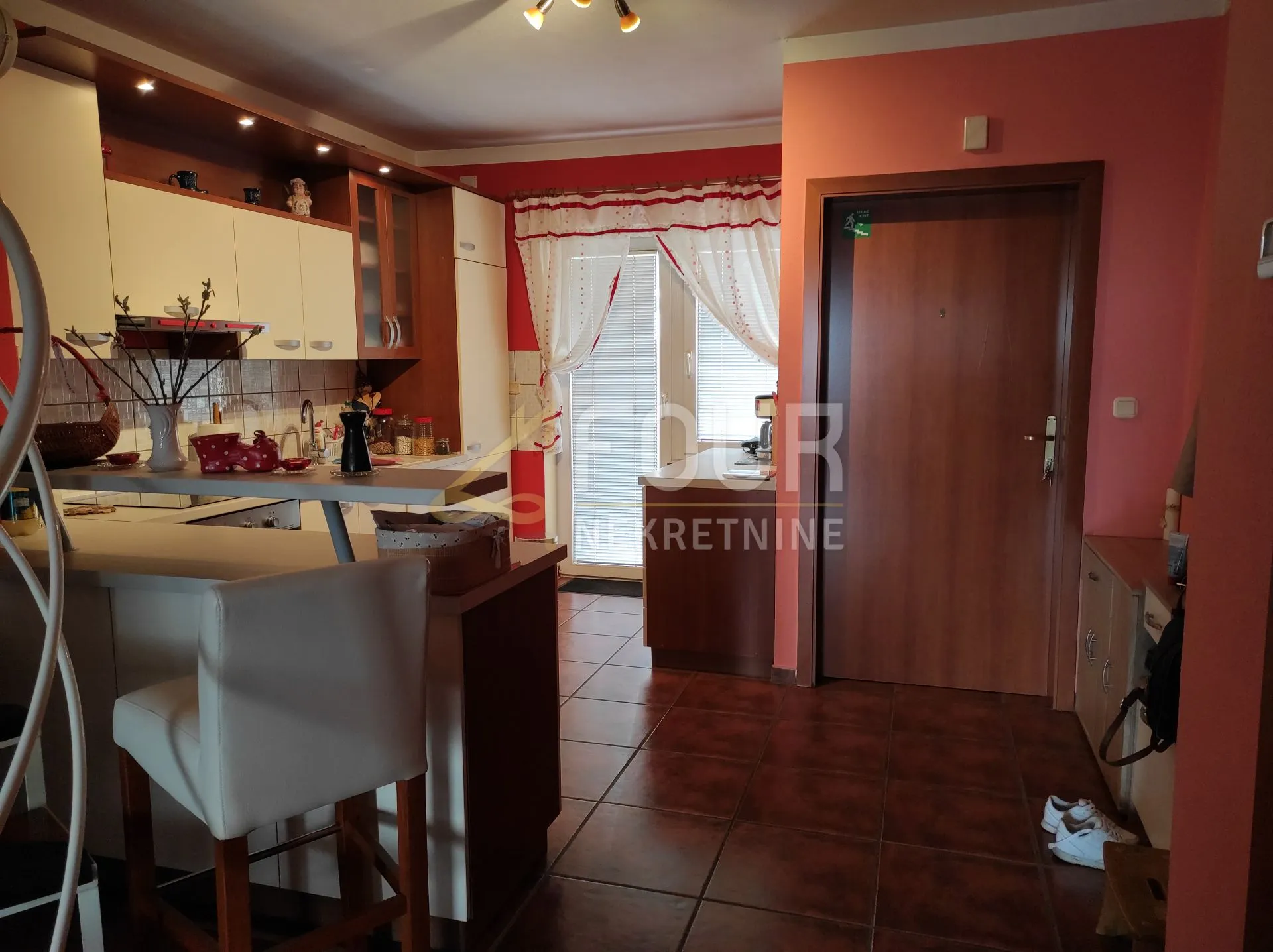 matulji, jušići, 103.54m2, dvoetažni stan, 2 balkona - slika 3