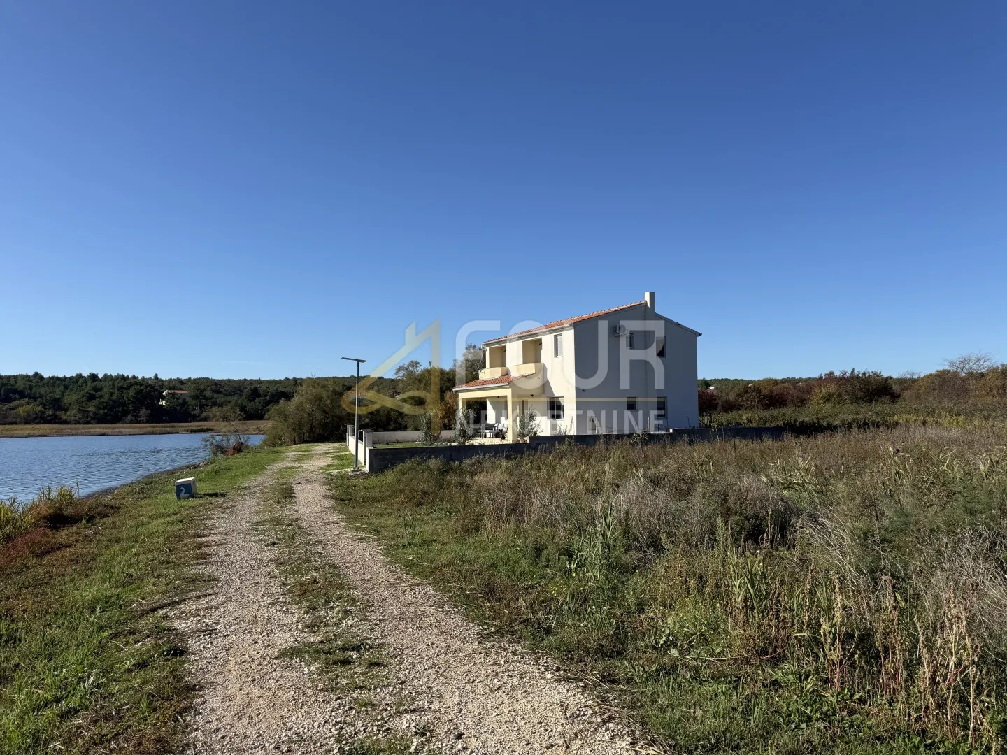 Zadar, Posedarje, samostojeća kuća, prvi red do mora !