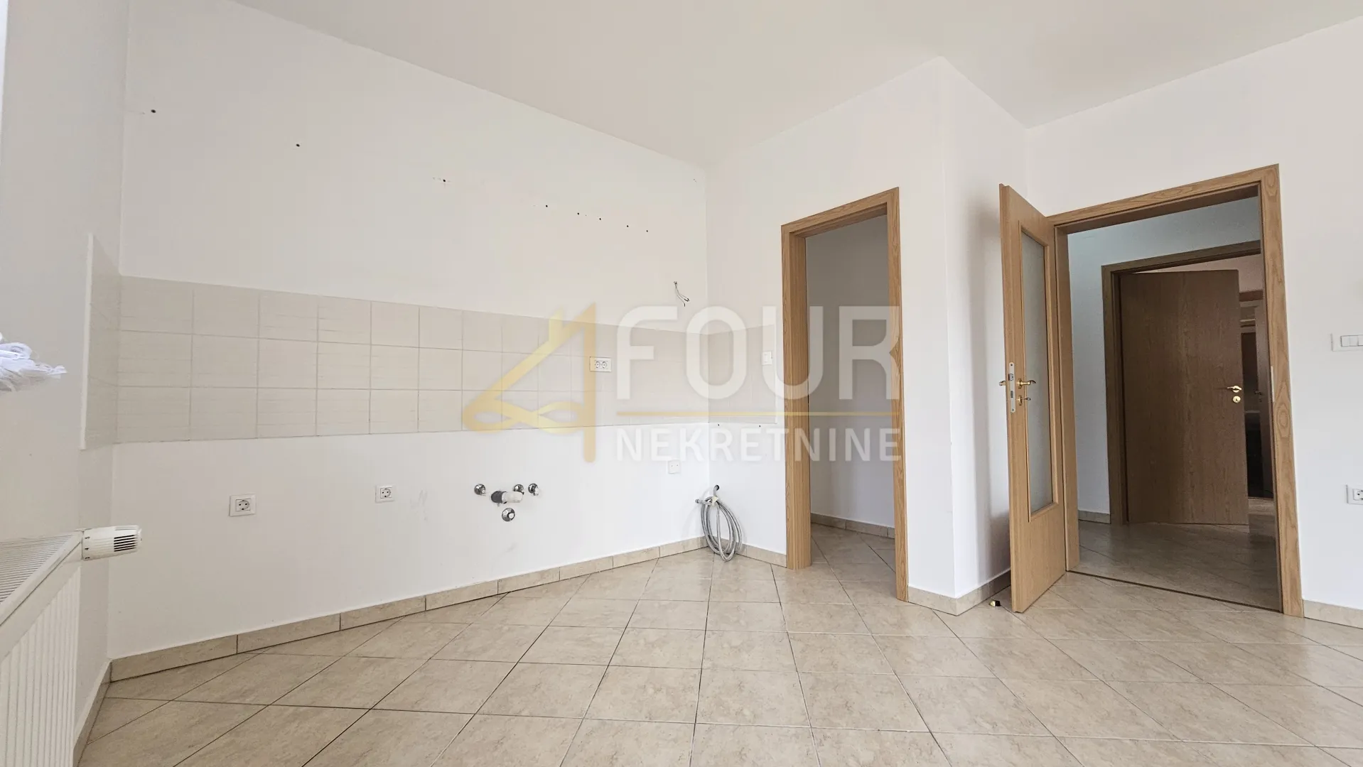 viškovo, 75.11m2, 2s+db, balkon, veliko spremište! - slika 3