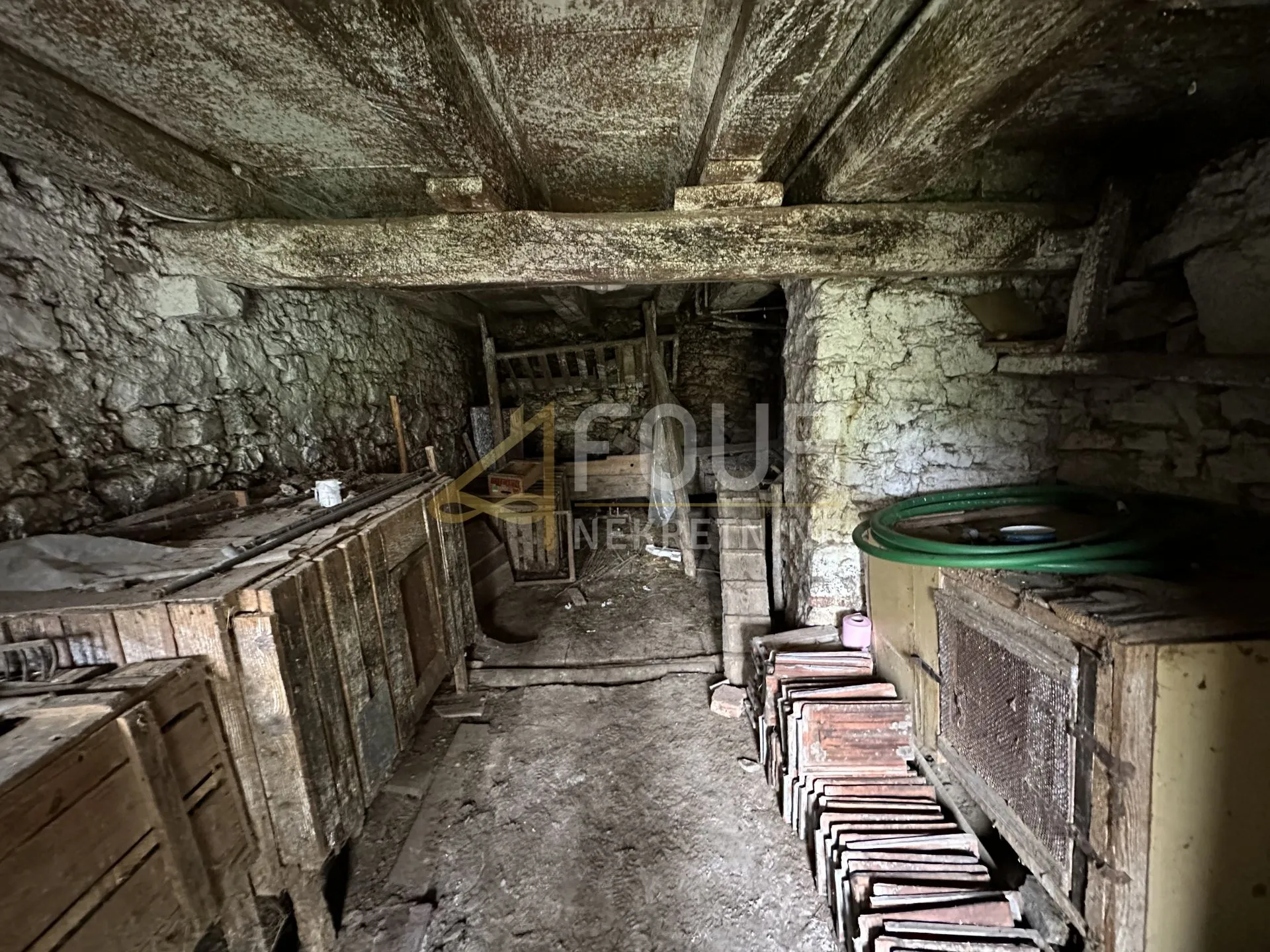 gorski kotar, brod moravice, samostojeća kuća 120m2, okućnica - slika 18