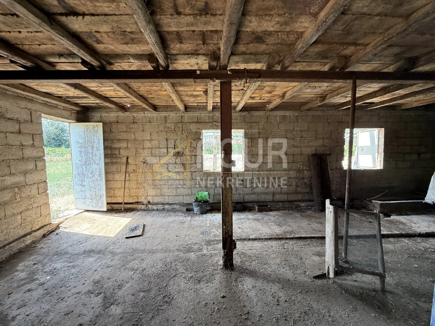 istra, vodnjan, gospodarska zgrada, 100m2 - slika 3