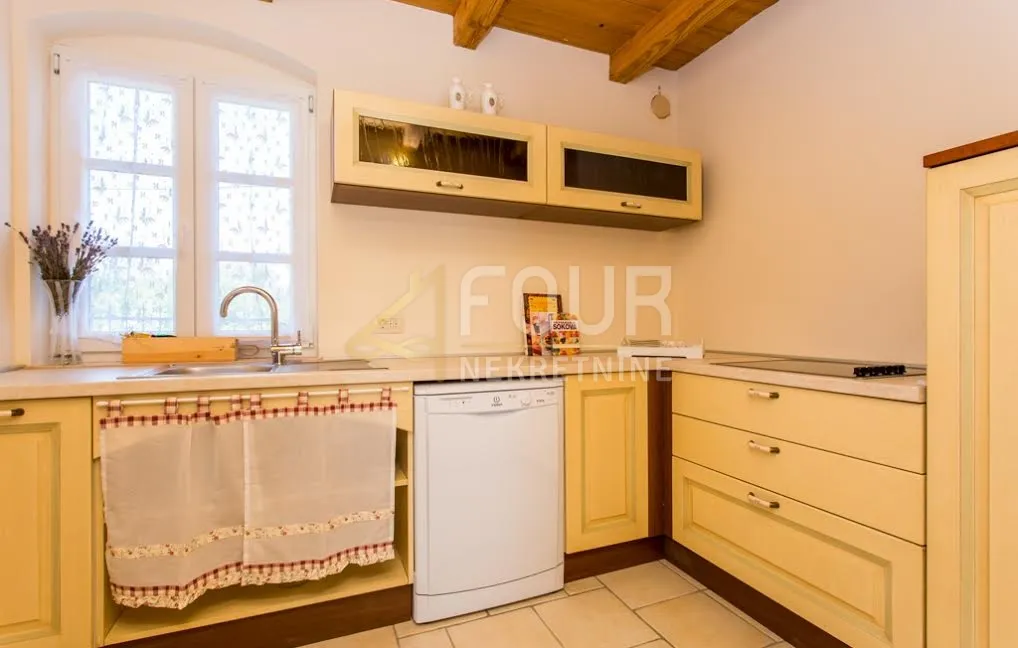 otok krk, dobrinj - okolica, kvalitetna vila s bazenom - slika 12