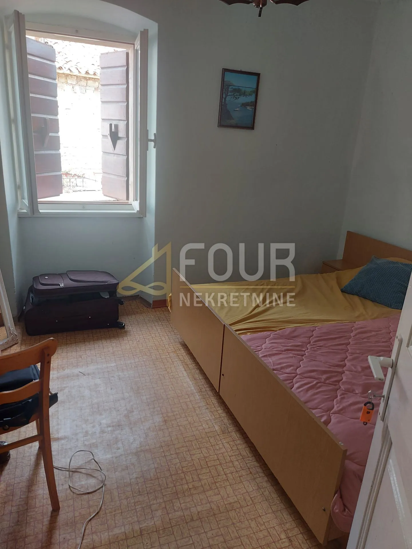 istra - grožnjan - starina u samoj jezgri grada - slika 10