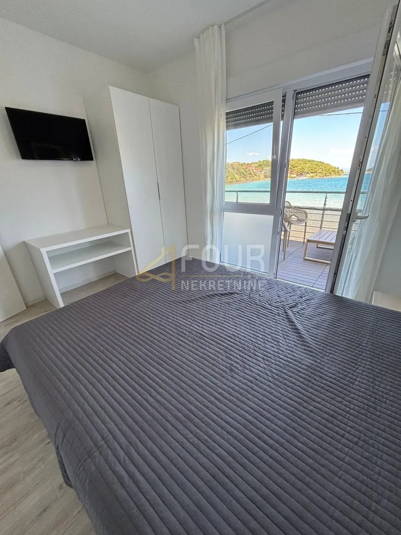 otok rab, supetarska draga, apartmanska kuća, 1. red do mora - slika 13