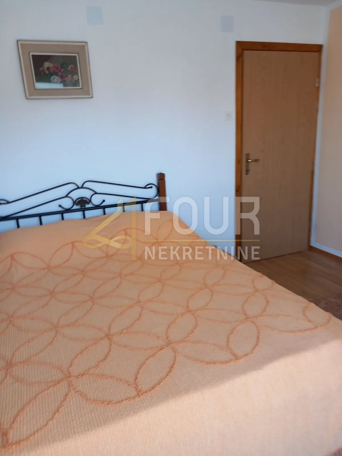 istra, pula, kuća s garažom, dodatnim apartmanom i dvorištem - slika 32