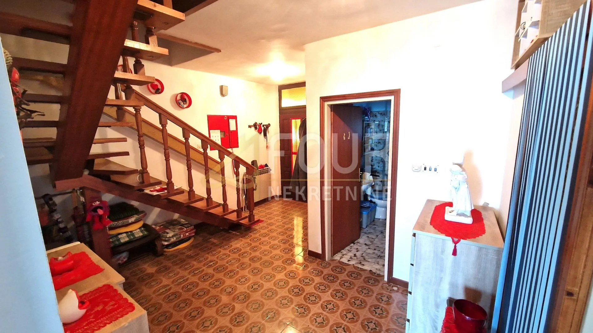 kastav, 208.44m2, dva stana, okućnica, pogled na more - slika 7