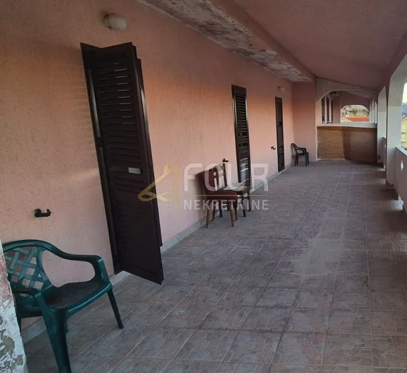 otok pag, grad pag, 106.85m2, 3s+db, terasa, 300m od mora - slika 19
