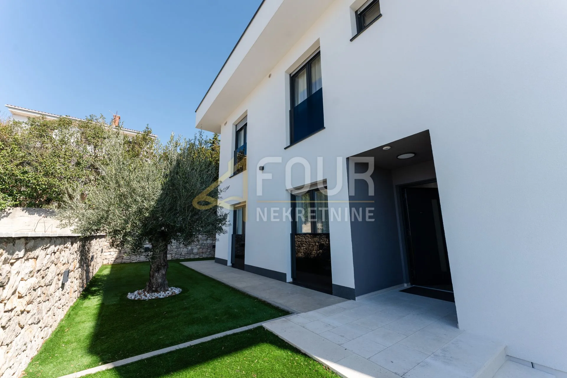 novi vinodolski, 391.72m2, vila s bazenom, saunom i pogledom na more, blizina plaže! - slika 77