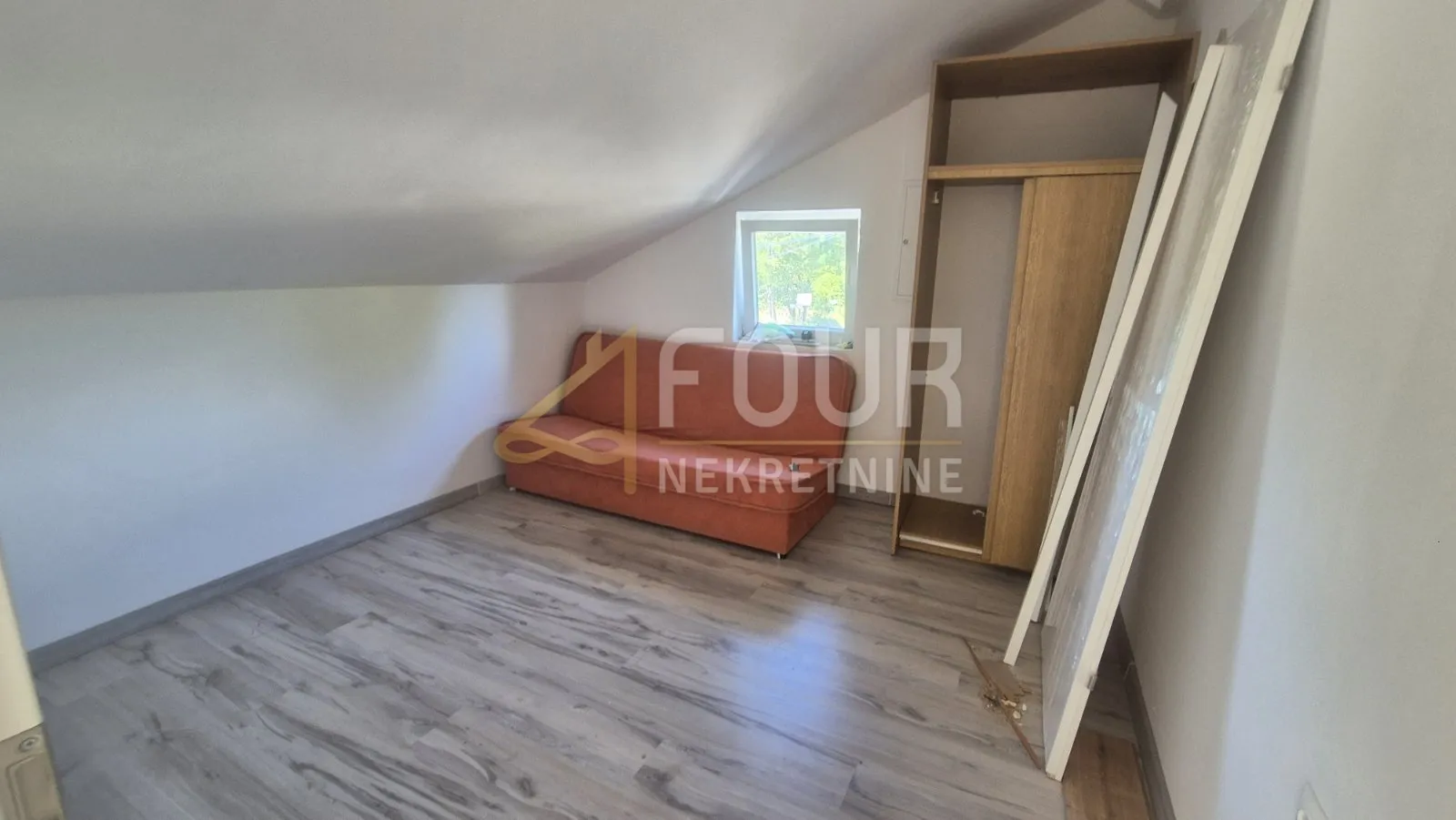 klana, etaža - u naravi 140m2 2 stana - slika 18