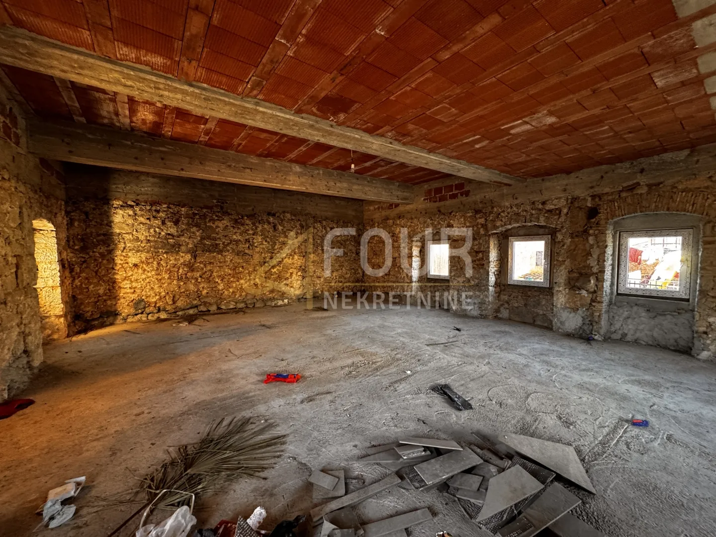 kastav, dvojna kuća, 300m2 - slika 24