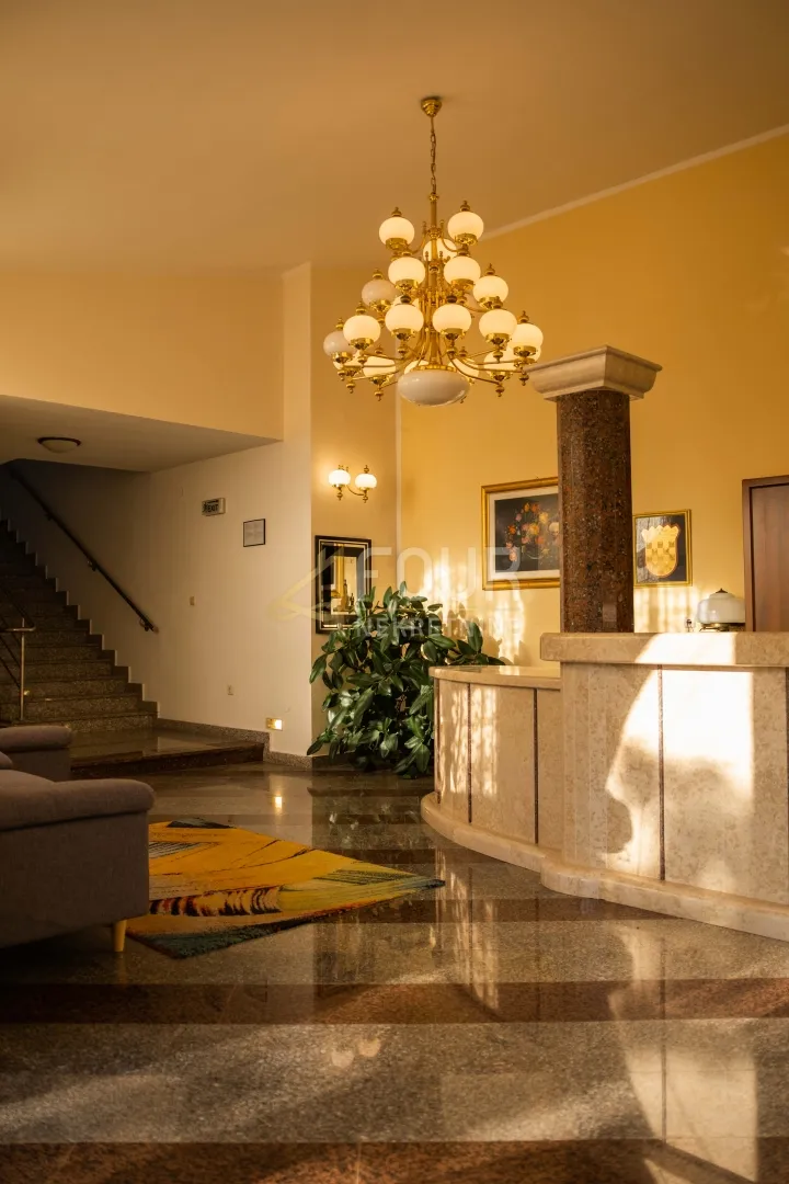 istra, hotel 50m od mora, izvrsna investicija! - slika 17