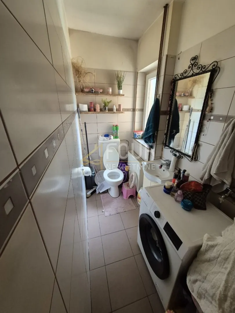 mavrinci, 230m2, samostojeća kuća - 3 stana - slika 14
