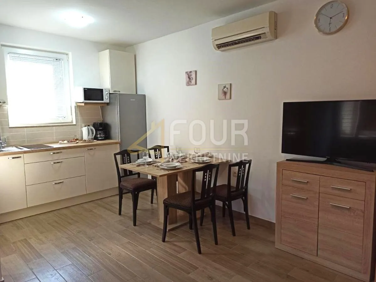 otok krk, malinska, kuća s 4 stana, bungalov, uređna okućnica, blizina mora - slika 12