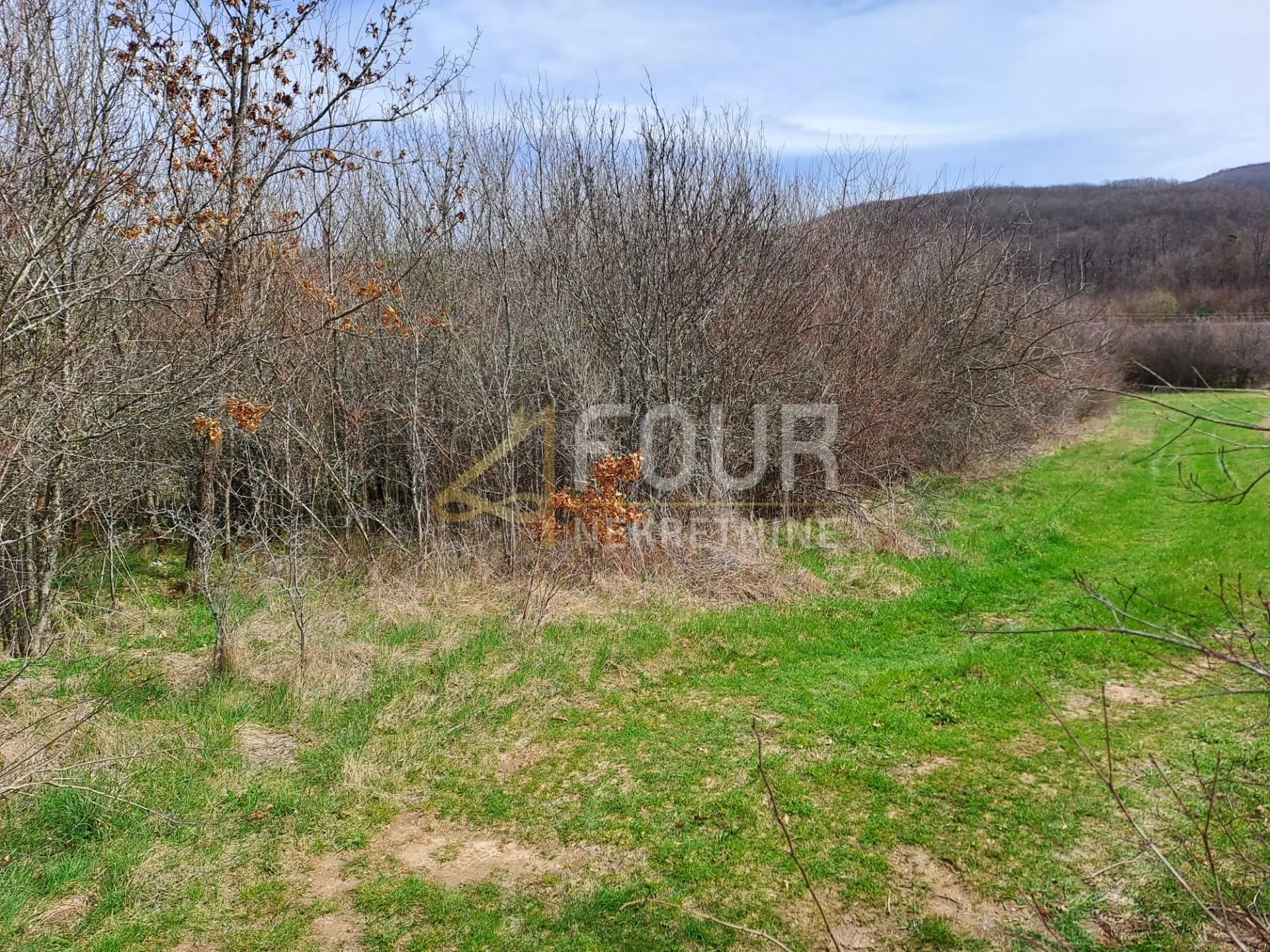 Otočac, Sinac, poljoprivredno zemljište, 1.971m2 - Sinac, Otočac
