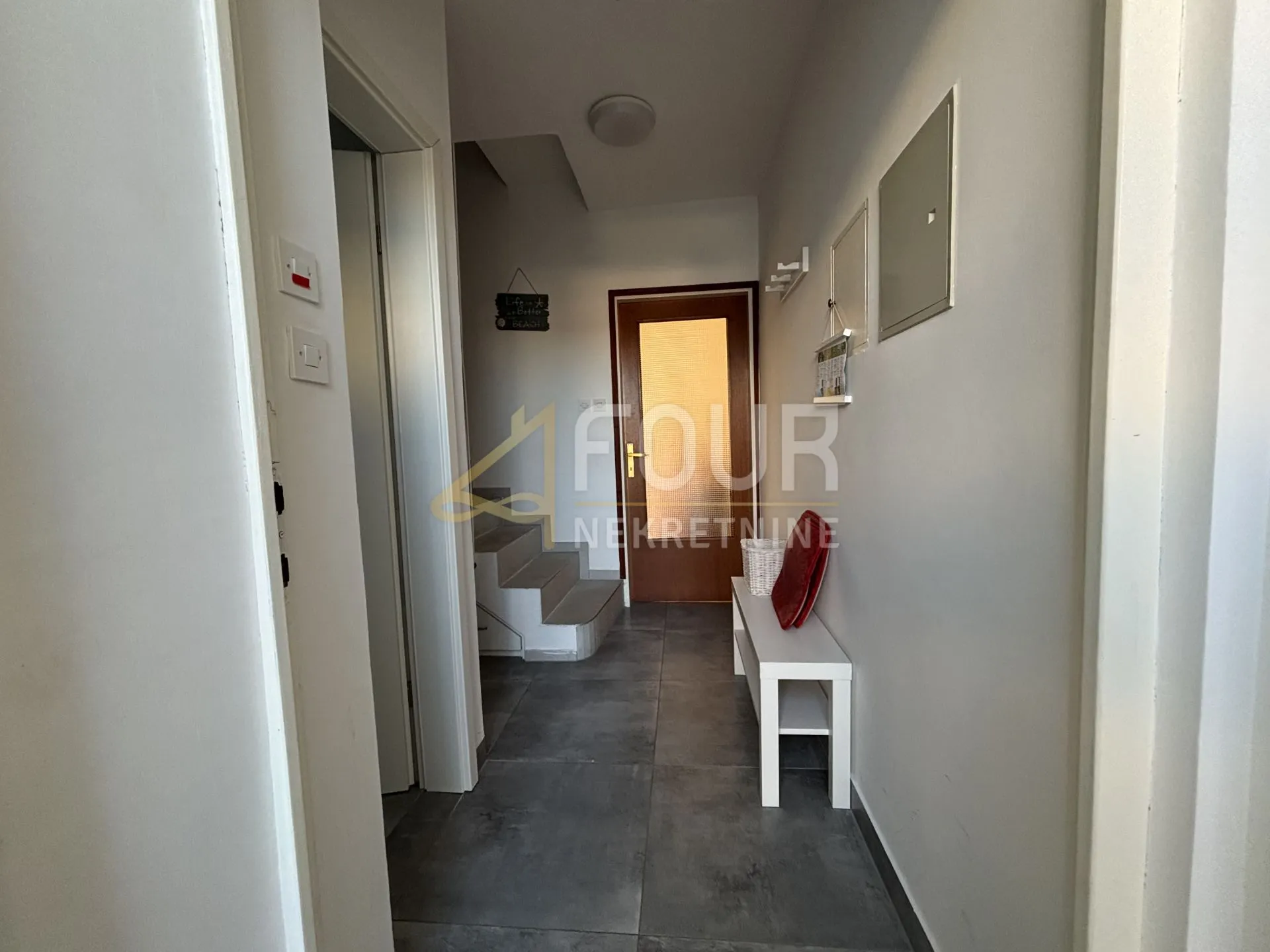 otok krk, grad krk, dvojna kuća s 2 stana - slika 16