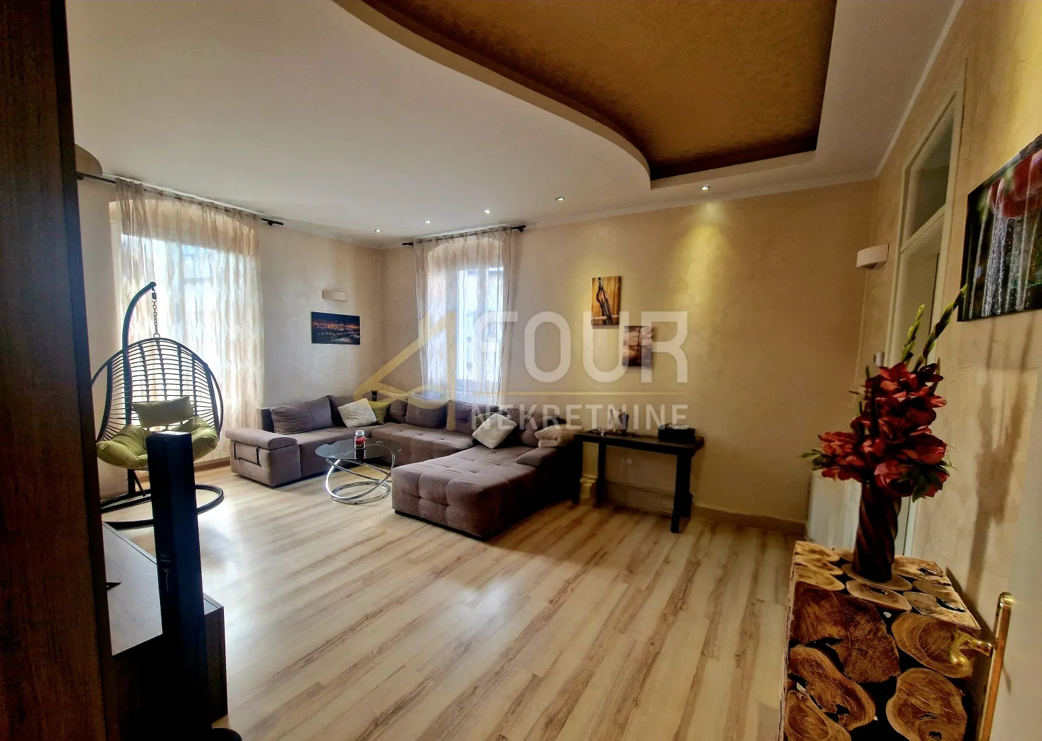 Rijeka - širi Centar, 108.03m2, 3s+db, balkon