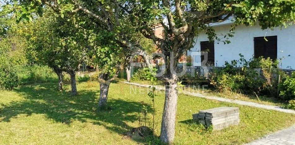 podhum, samostojeća kuća 200m2, 2 garaže, okućnica - slika 2
